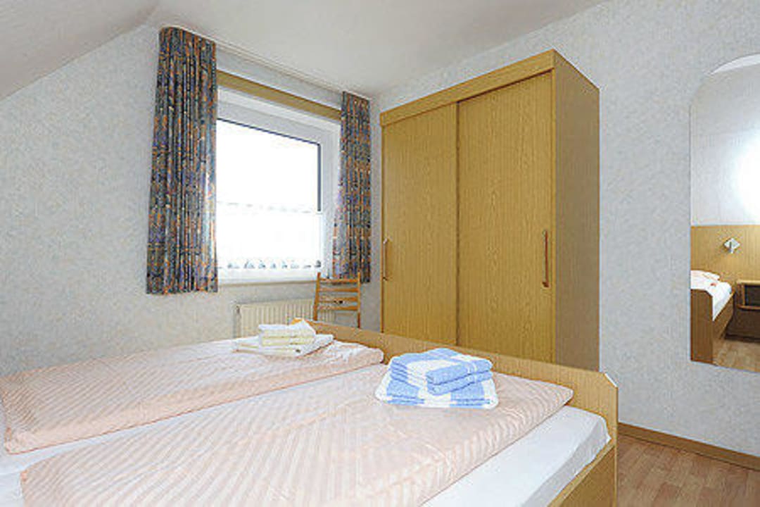 Schlafzimmer, Wohnung "oben links" Haus Pamir