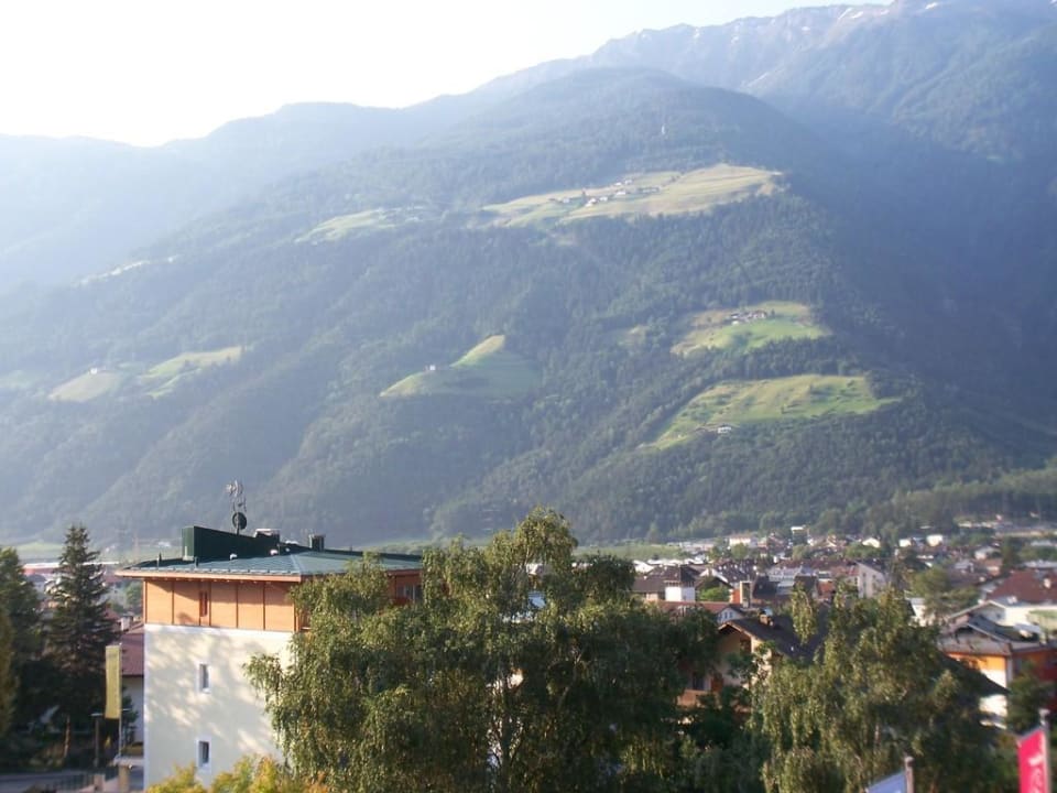 Blick vom Zimmer auf den Ort Lindenhof Pure Luxury & Spa DolceVita Resort