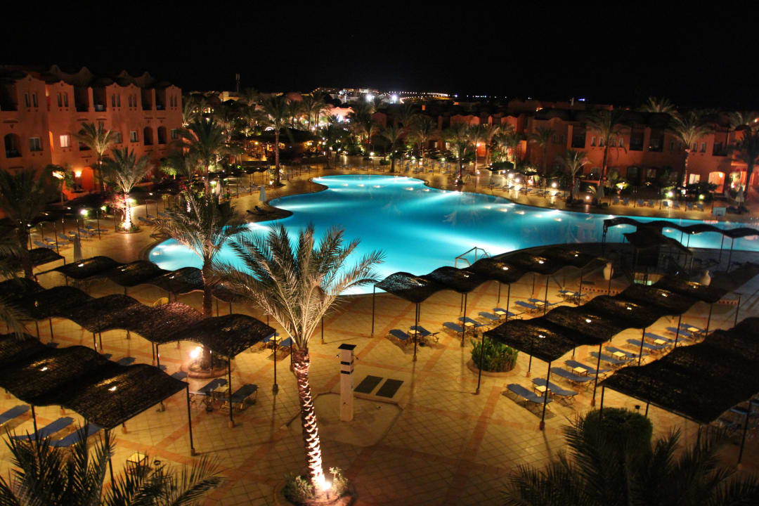 Poolanlage vom Balkon aus Jaz Makadi Oasis Resort