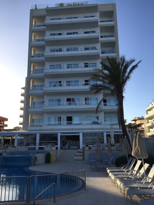 Außenansicht Sabina Hotel & Suites