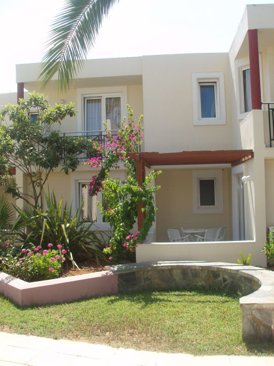 Abends sehr schöner Platz HARPIN Georgioupolis Resort Aquapark & SPA