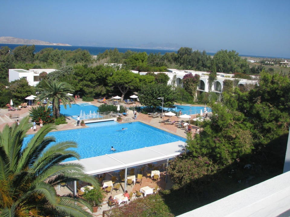 Pool Caravia Beach Hotel