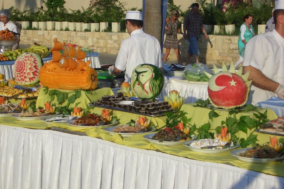 Galaabend Melas Resort Hotel