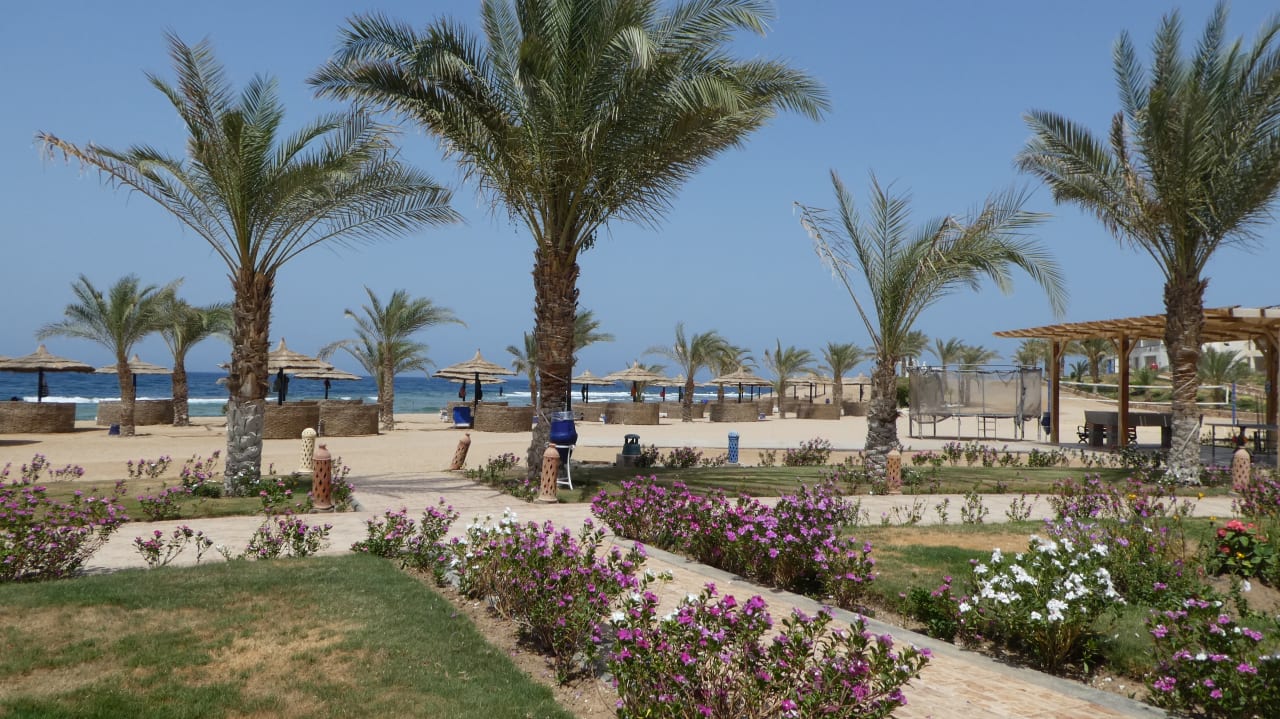 Gartenanlage Coral Sun Beach
