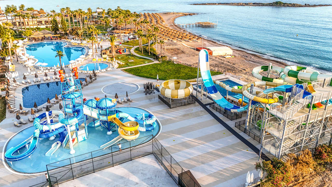 Pool Justiniano Park Conti