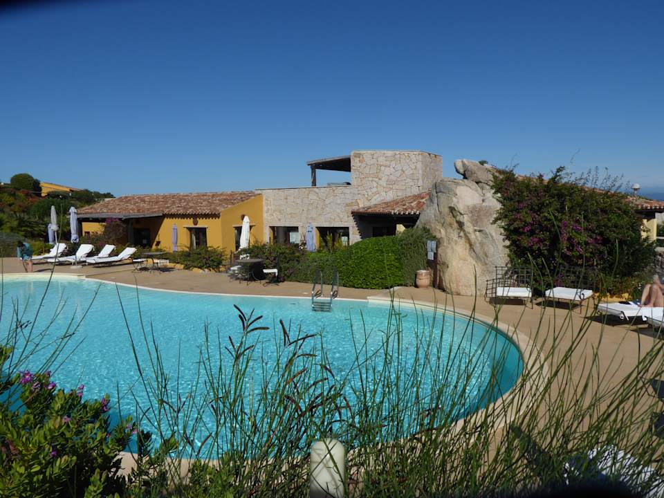 Pool Punta Falcone Resort