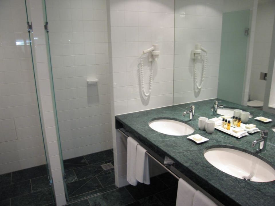 Das schöne Mamorbad Dorint Kurfürstendamm Berlin