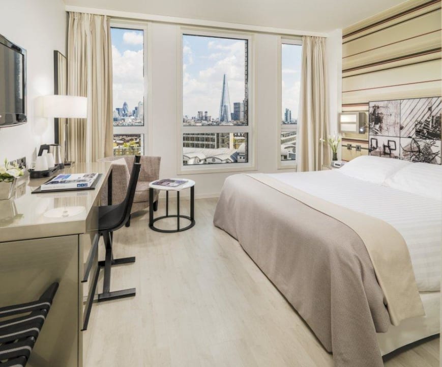 Standard Double Room London City Views Hotel H10 London Waterloo