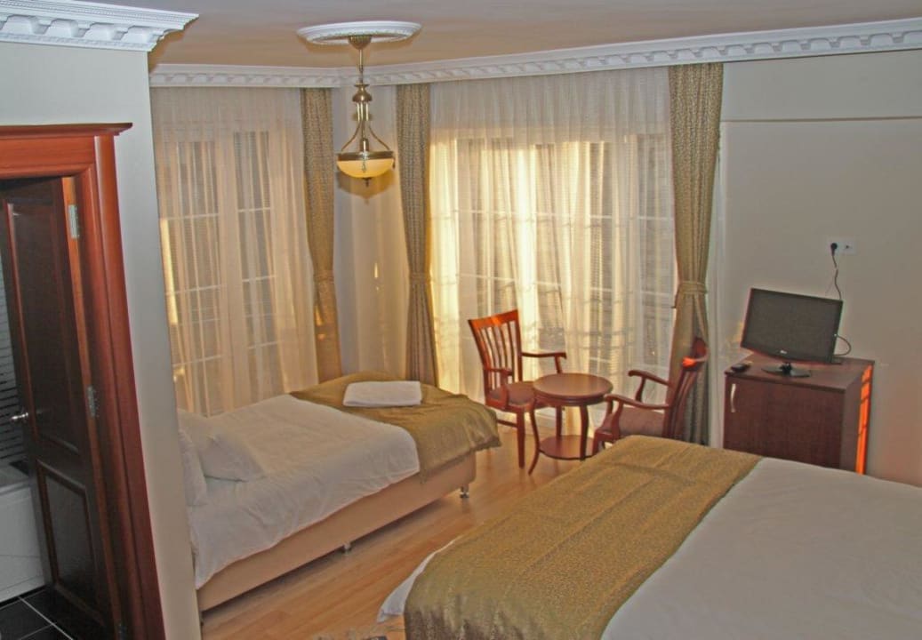 Family room & triple room  Hotel Basileus