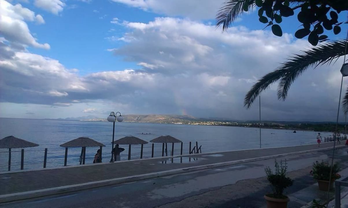 Abendessen auf der Terrasse Corissia Beach Hotel