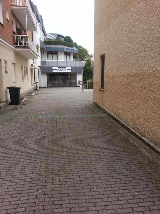 Hinterhof unbeleuchtet Hotel Goldener Hirsch