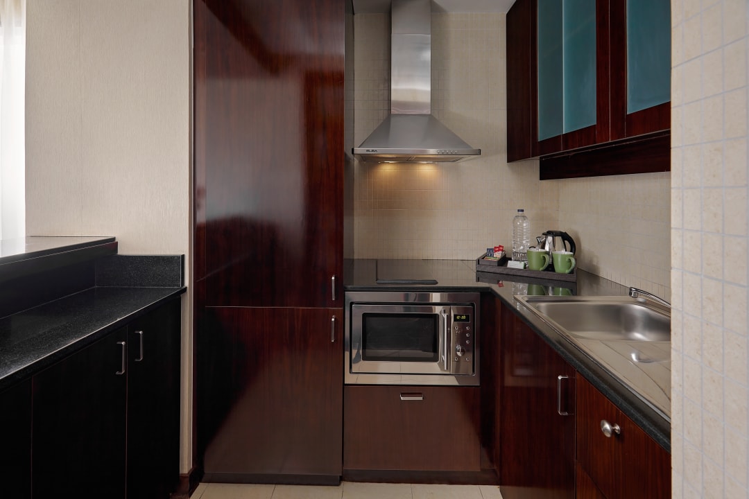 Zimmer Rose Rayhaan by Rotana