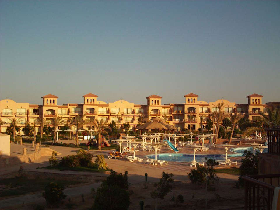 Der Blick in die Anlage Pensée Royal Garden Beach Resort