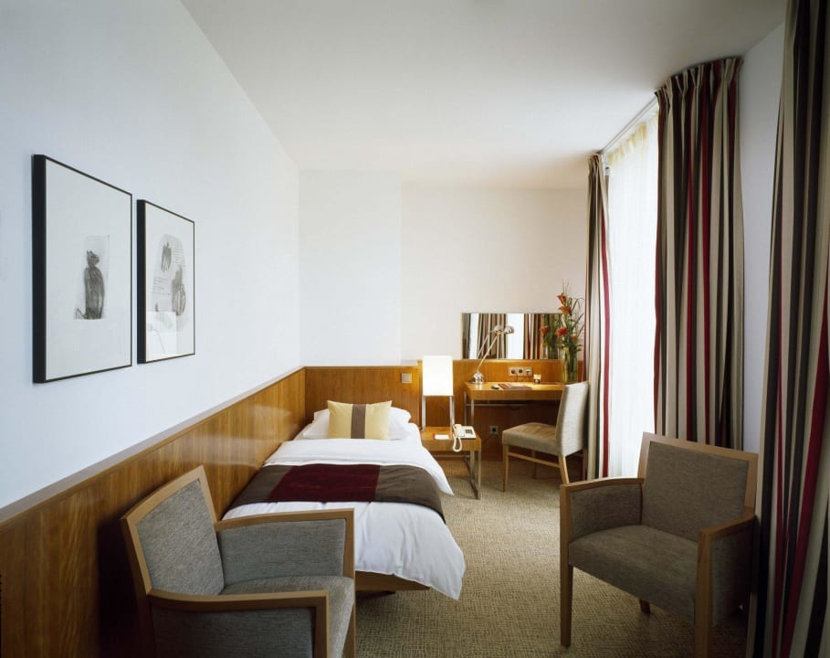 Guest Room K+K Hotel Maria Theresia