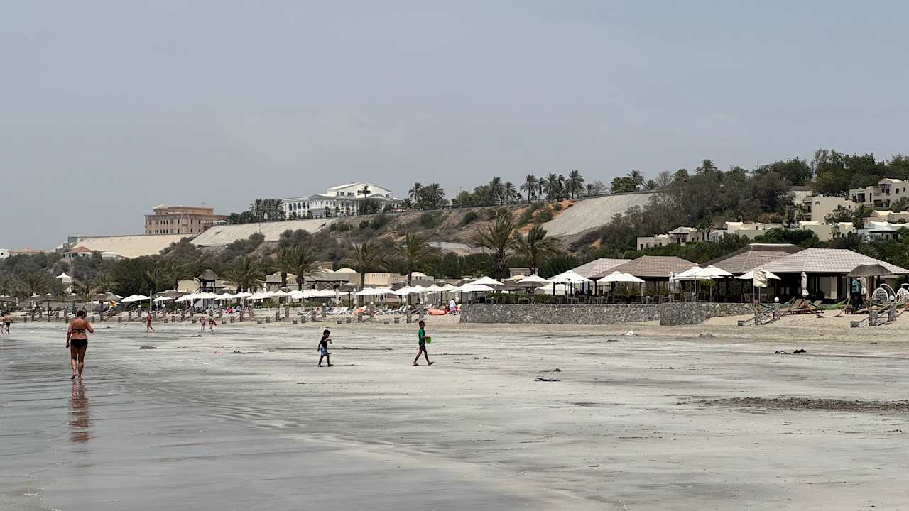 Strand The Cove Rotana Resort