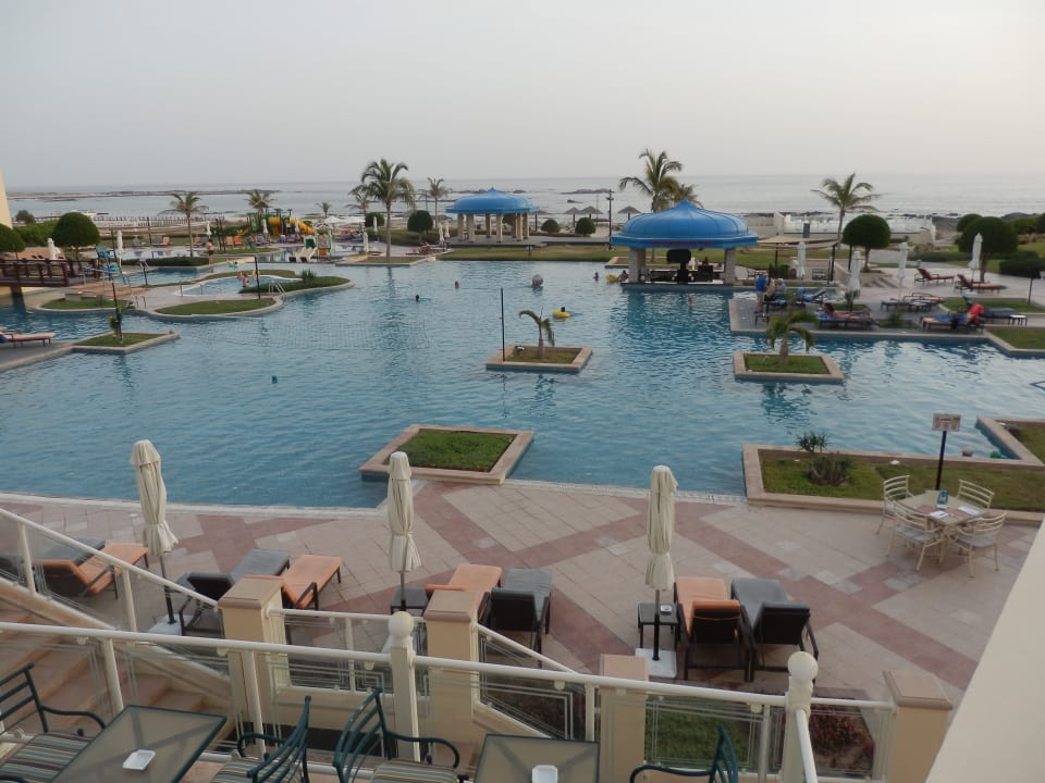 Pool Wyndham Garden Salalah Mirbat