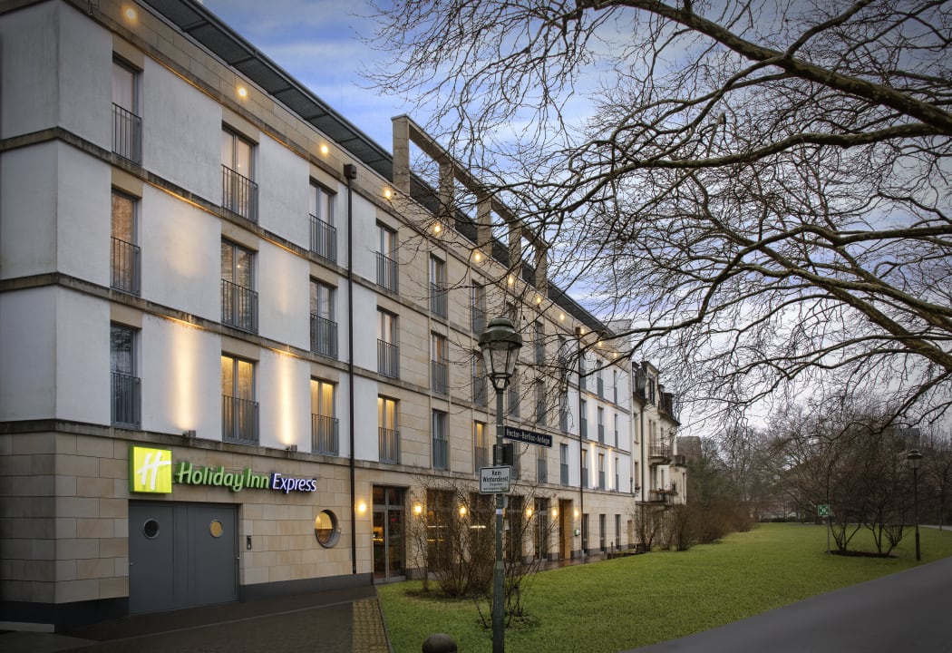 Außenansicht Holiday Inn Express Baden-Baden