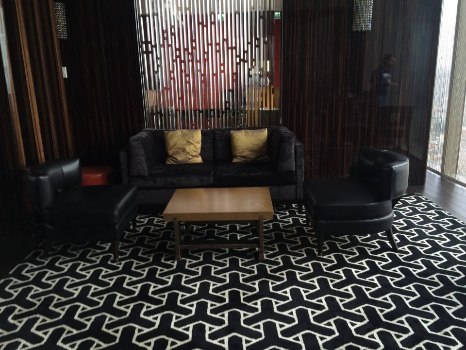 Bar in 34. Etage Hilton Istanbul Bomonti Hotel & Conference Center