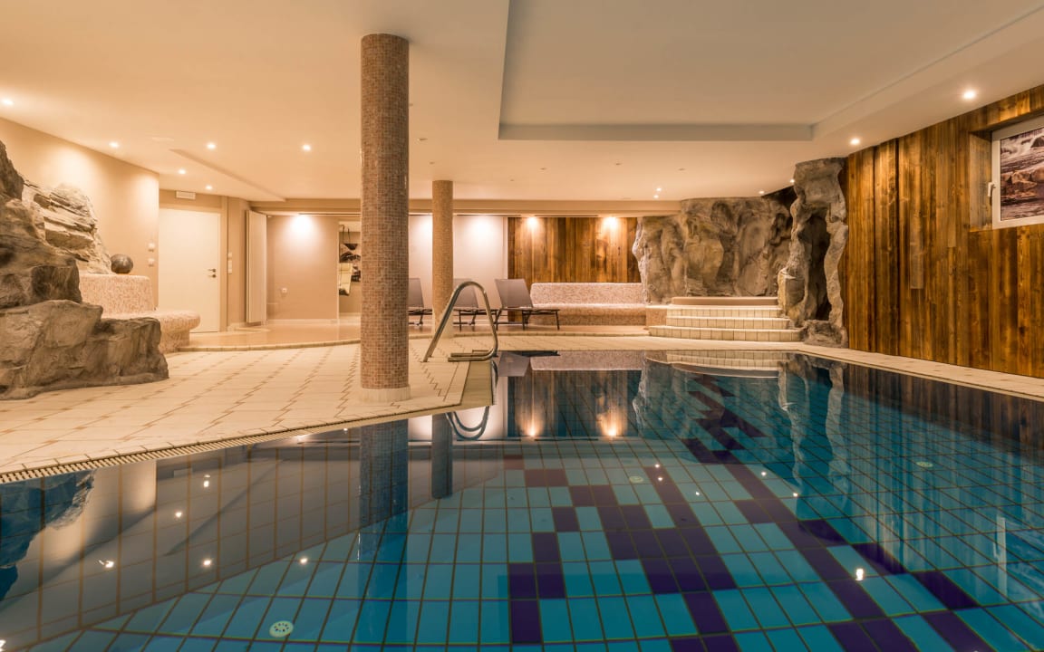 Pool Abis Dolomites