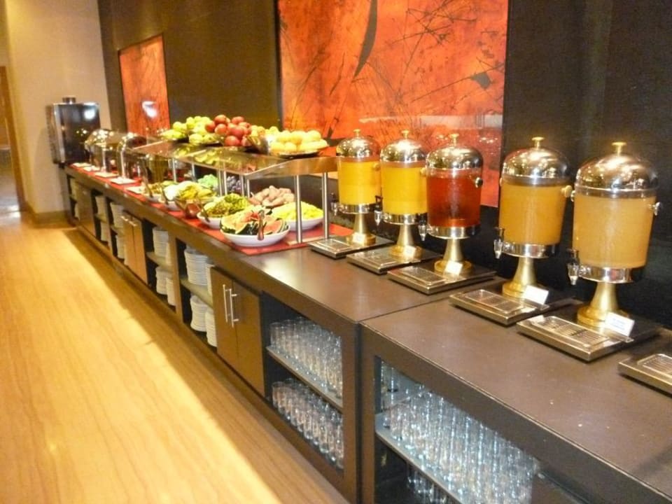 Säfte und englisches Frühstück H10 Marina Barcelona