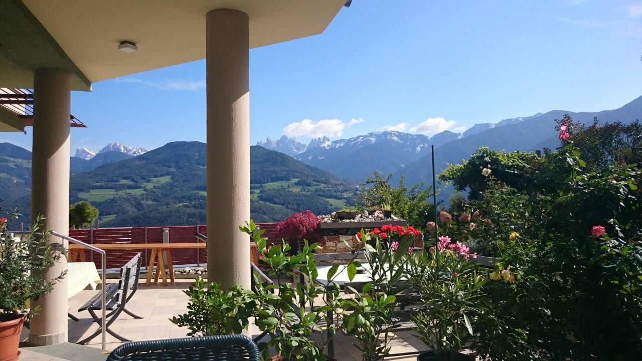Ausblick von der Bar feldthurnerhof vinum-natur-relax