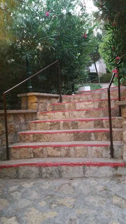 Zum Strand Teos Village