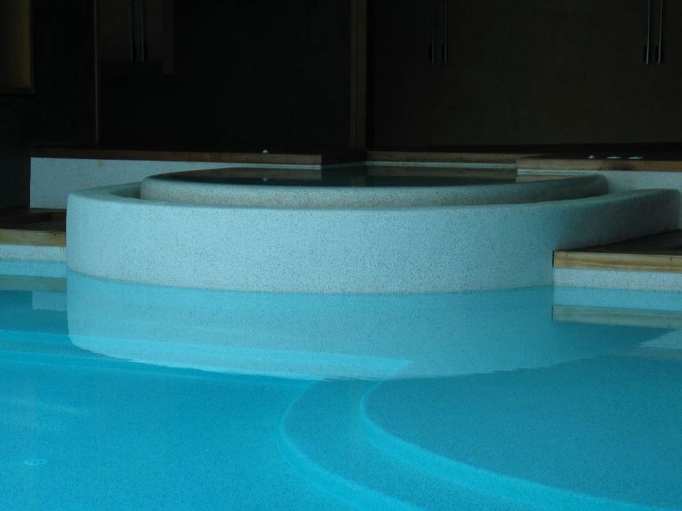 Piscine intérieure_03 D Maris Bay
