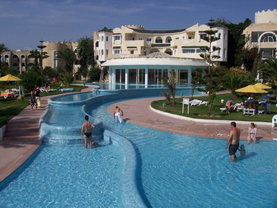 Segment des großem Hotelpools Mahdia Beach & Aquapark