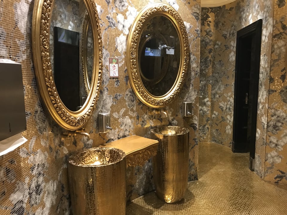 Sonstiges Azura Deluxe Resort & Spa Hotel