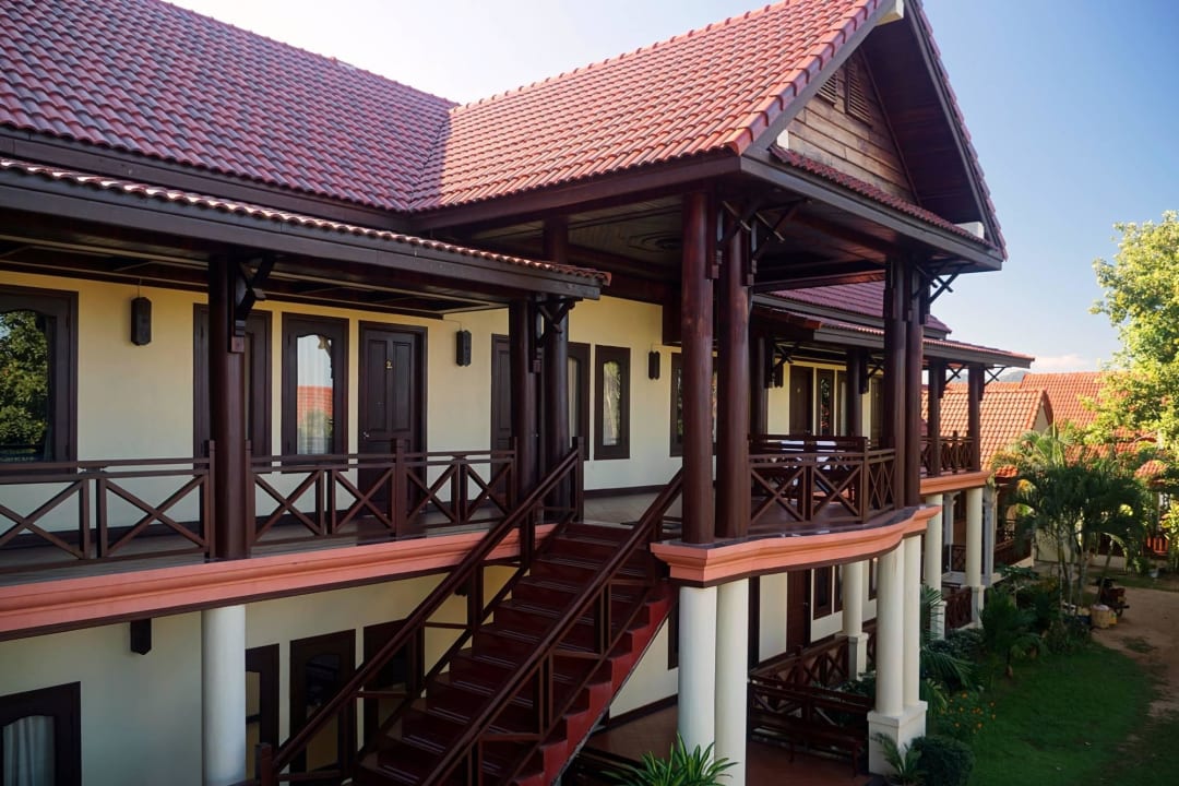 Wygląd hotelu od strony ogrodu Little Eden Hotel