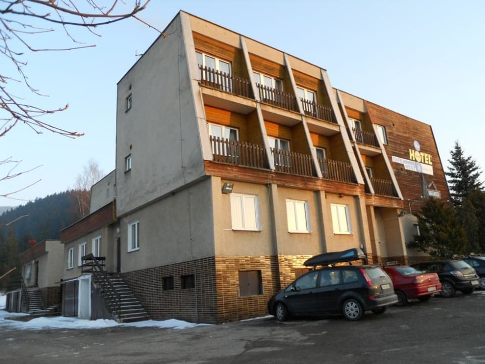 Budynek od zachodu i północy Hotel Tatrawest