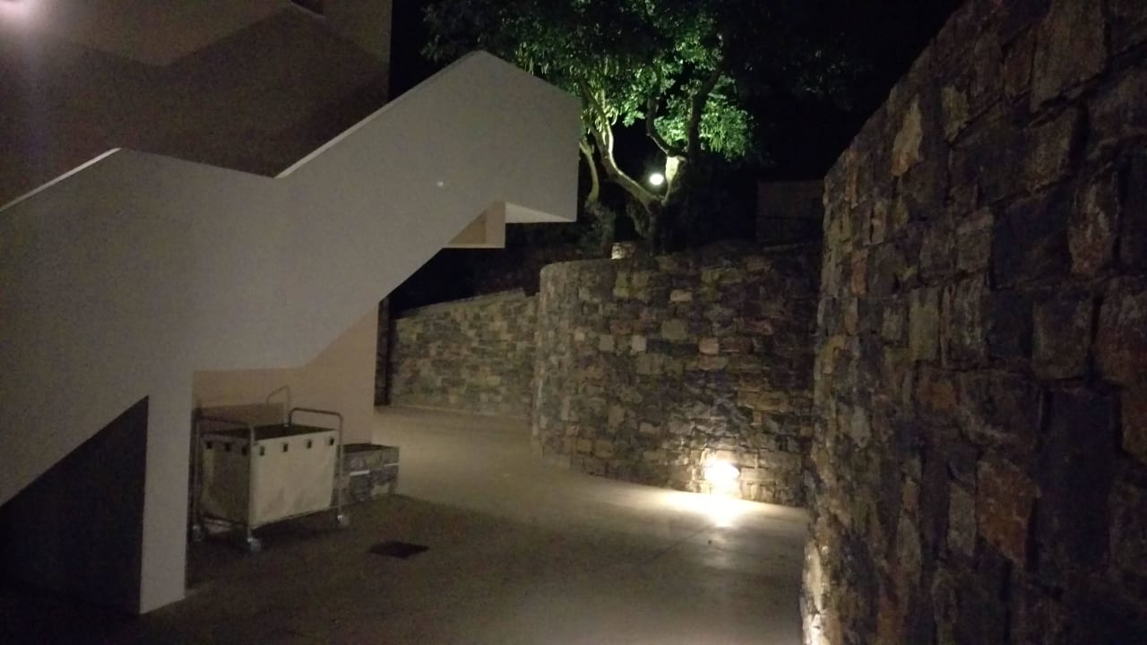 Eingangsbereich zur Suite in der Nacht Miramare Resort Hotel & Spa
