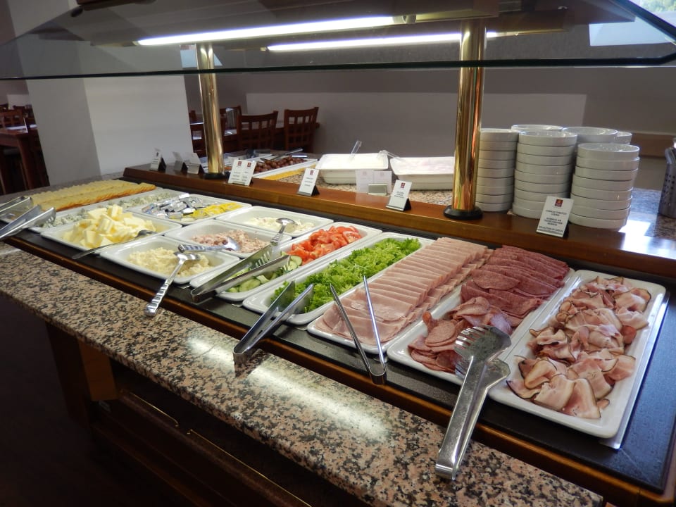 Frühstück Pinia Hotel & Resort
