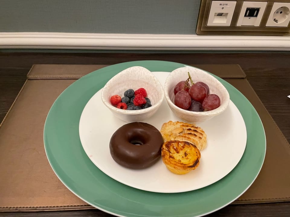 Zimmer The Emerald House Lisbon, Curio Collection by Hilton