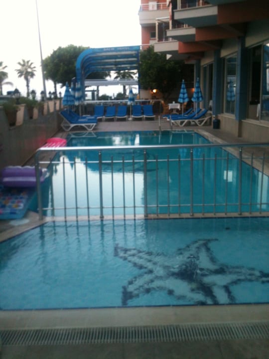 Nicht sehr einladend Kleopatra Balik