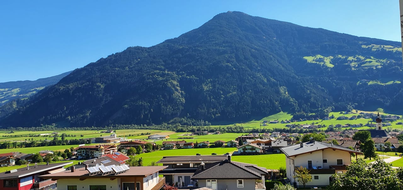Ausblick Platzlhof - Mein Hotel im Zillertal