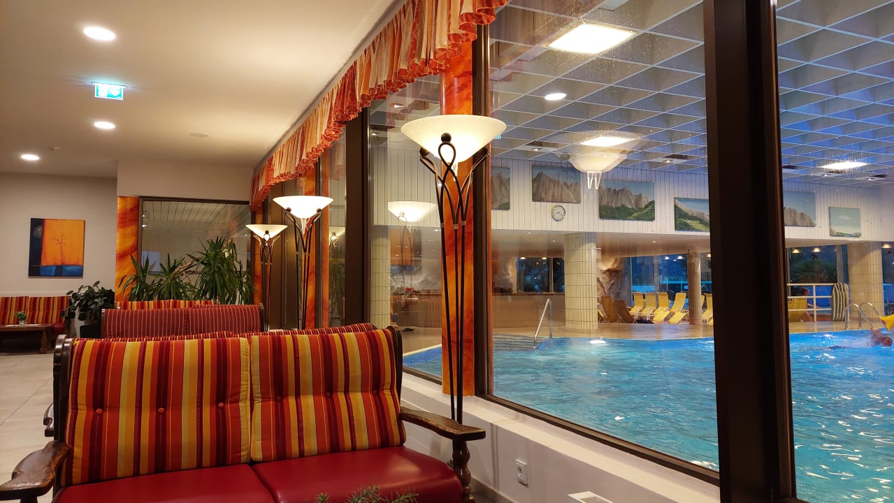 Pool Hotel Bellevue am See