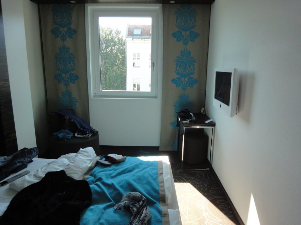 Blick zum Fenster Motel One Berlin-Bellevue