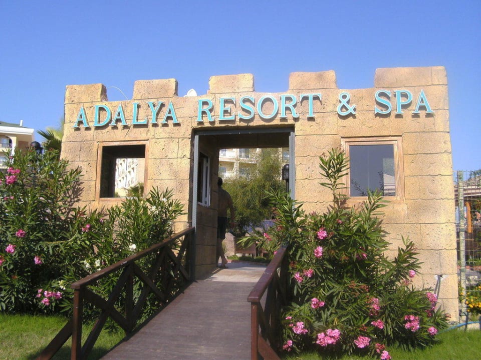 Eingang vom Strand in die Hotelanlage Adalya Resort & Spa - Adults Only