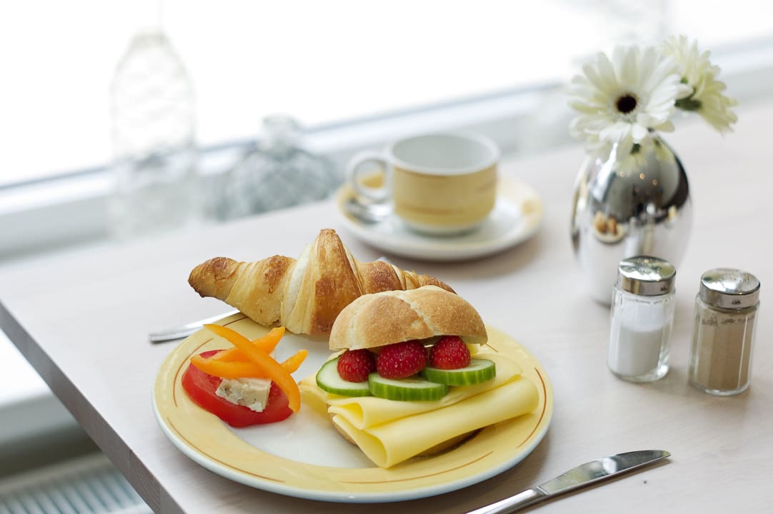 Ihr selbst zusammen gestelltes Frühstück Sleeping by Van Beelen