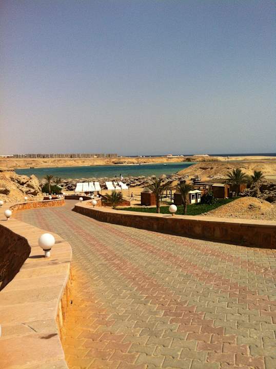 Droga na plażę SUNRISE Cardina Resort