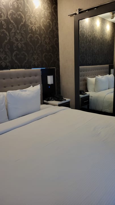 Zimmer Aliz Hotel Times Square