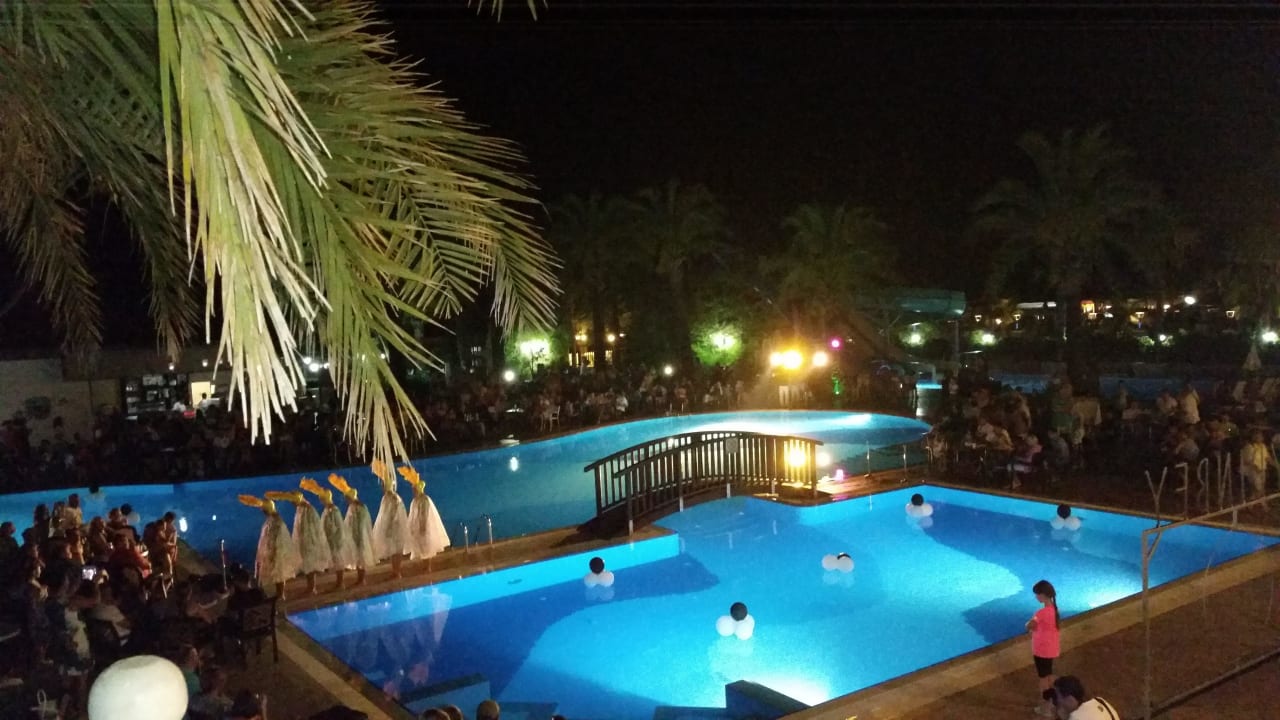 Animation am Pool Aydinbey Famous Resort
