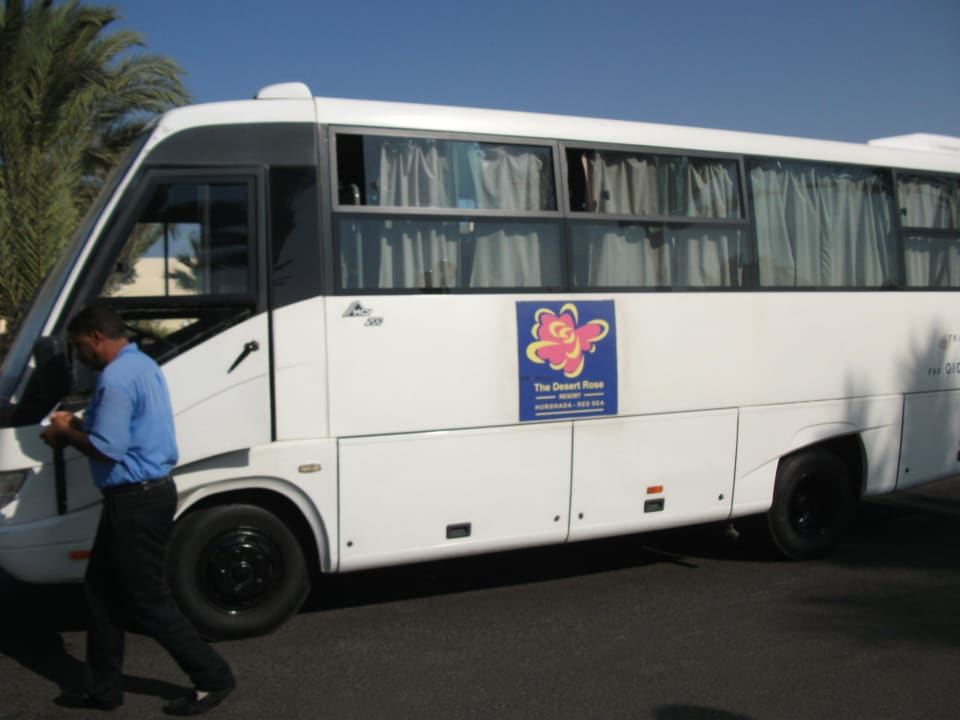 Hotelshuttle nach Hurghada Desert Rose