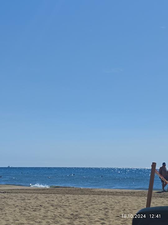 Strand Well Palace Side