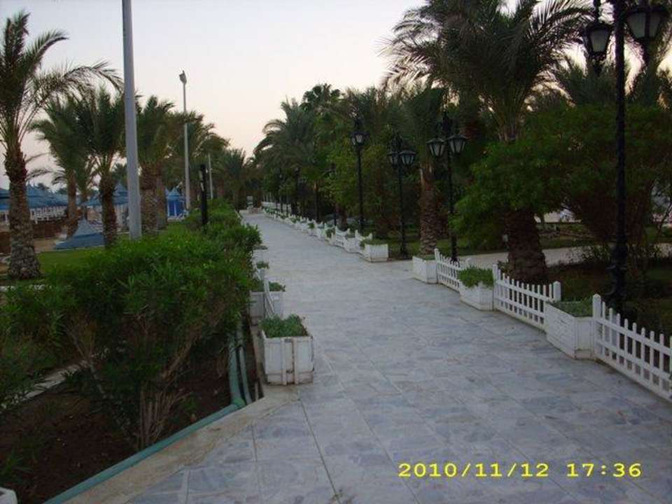 Weg zum Strand The Grand Hotel Hurghada