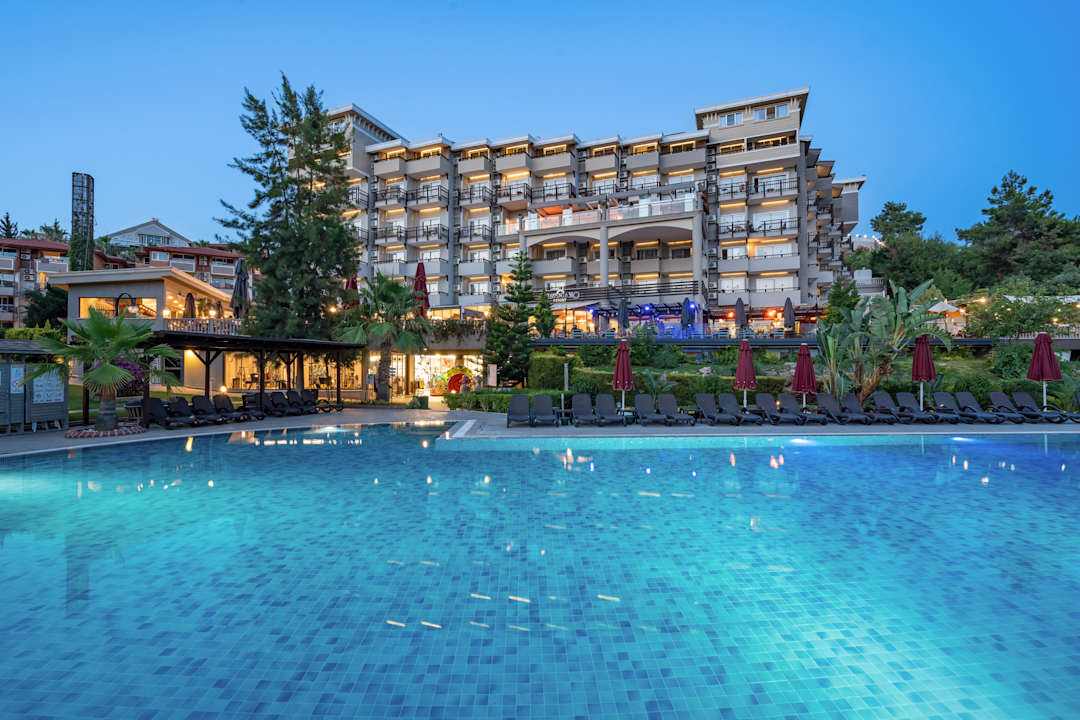 Außenansicht Justiniano Deluxe Resort