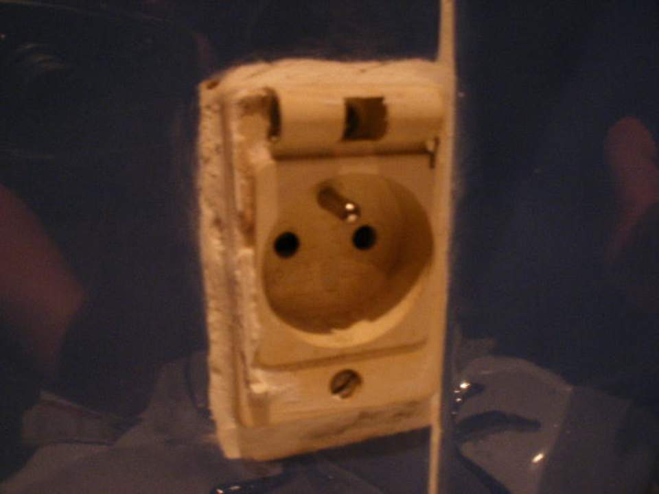 Die einzige Steckdose des Zimmers Houda Golf & Beach Club