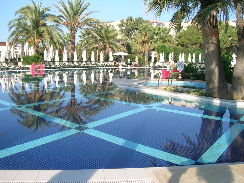 Pool Crystal Tat Beach