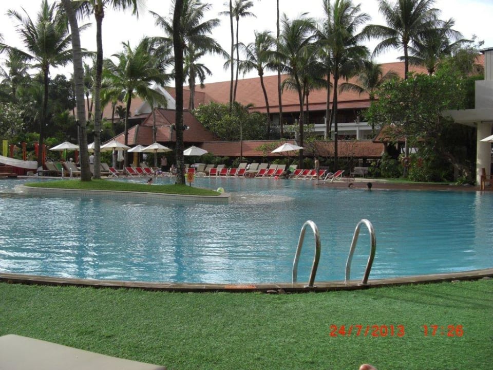 Grosser Pool Patong Beach Hotel